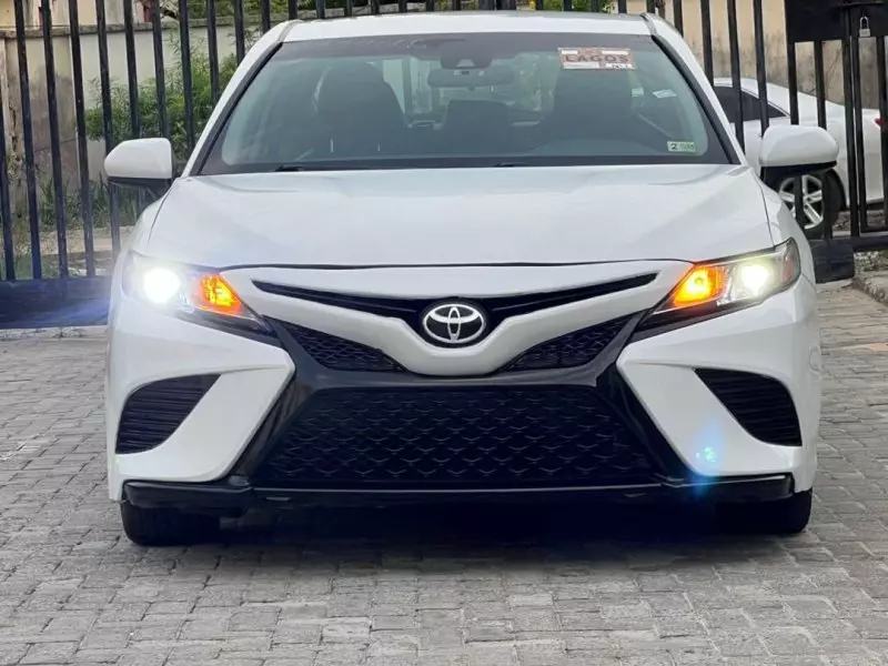 Toyota Camry   - 2018