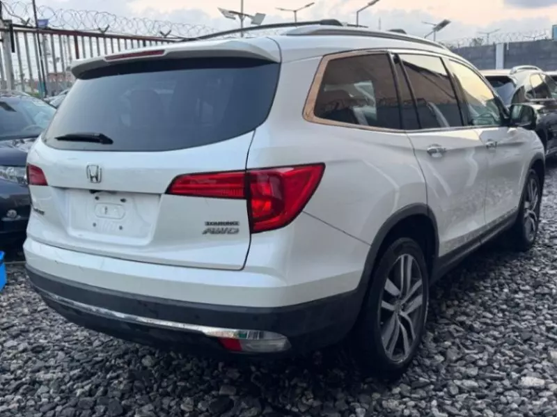 Honda Pilot   - 2017