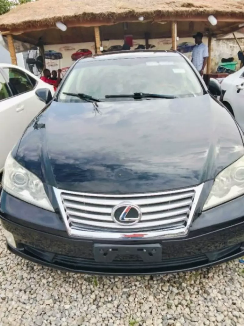 Lexus ES 350   - 2010