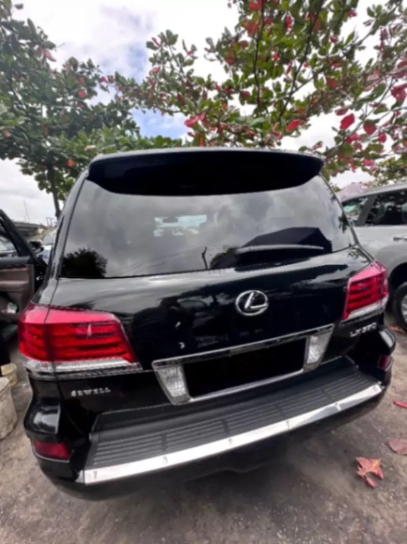 Lexus LX 570   - 2016