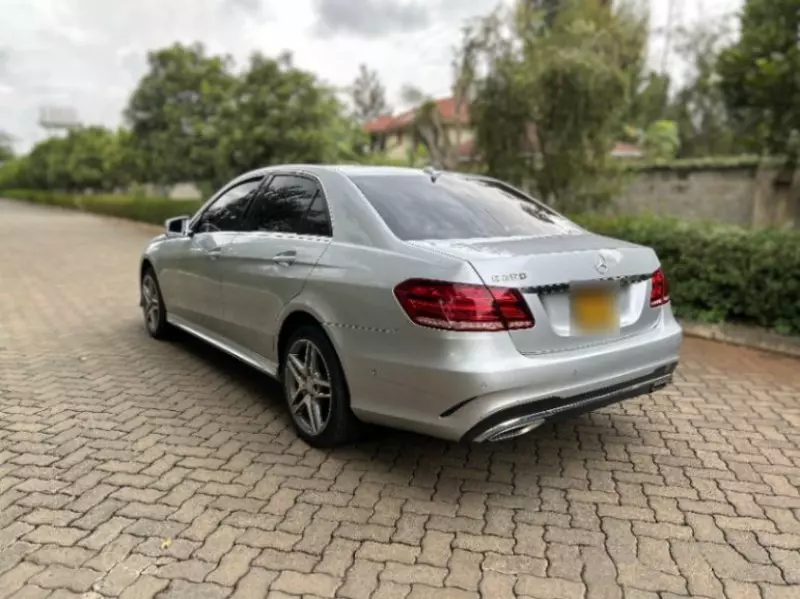 Mercedes-Benz E 250 - 2014