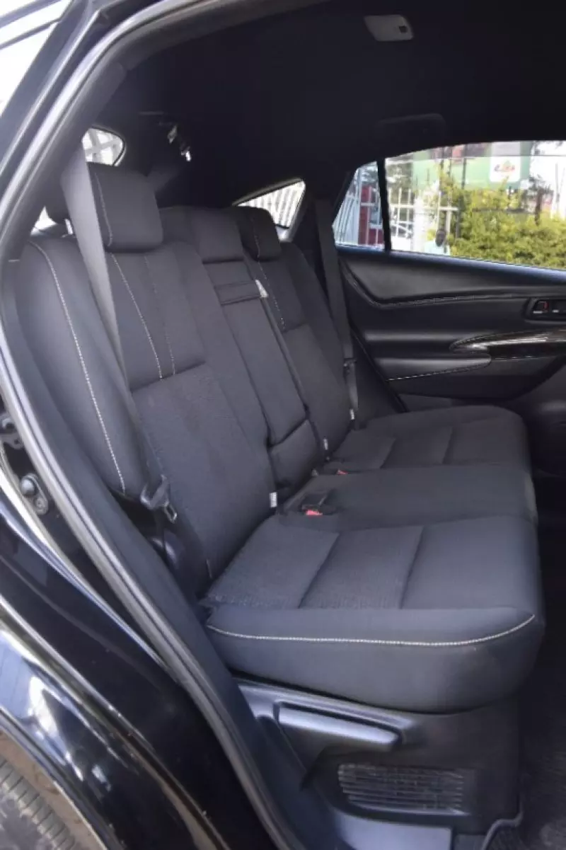 Toyota Harrier   - 2015