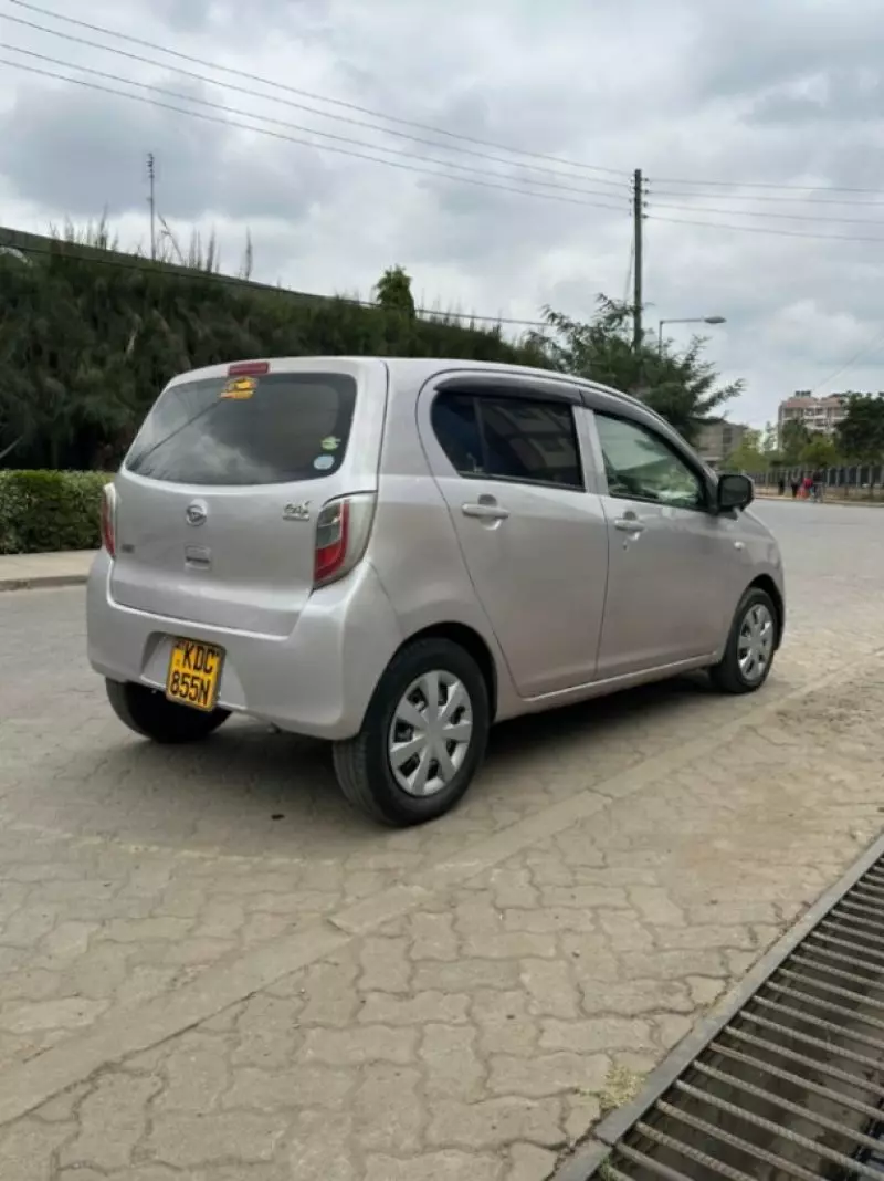 Daihatsu Mira    - 2017