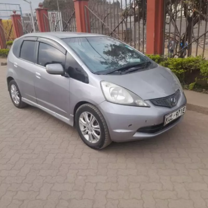 Honda Fit   - 2011