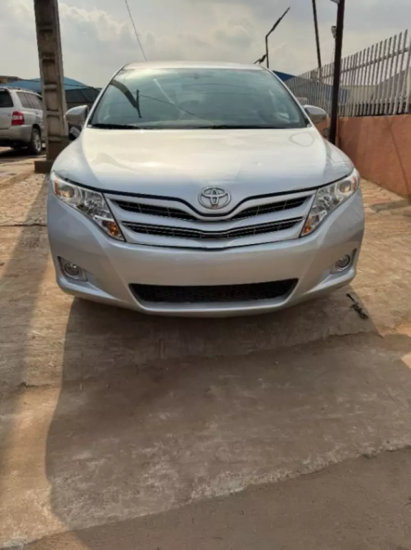 Toyota Venza   - 2013
