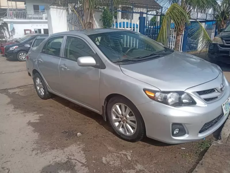 Toyota Corolla   - 2010