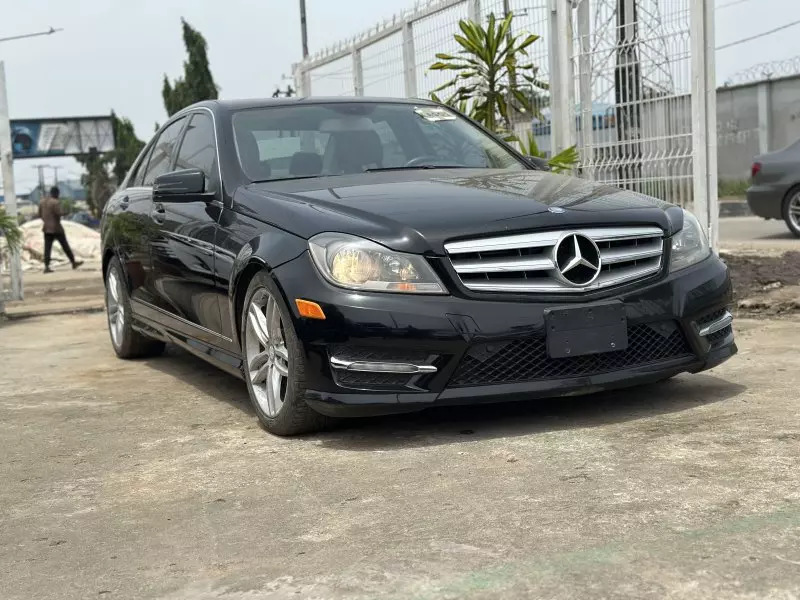Mercedes-Benz C 300   - 2013