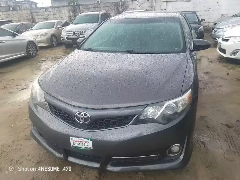 Toyota Camry   - 2014