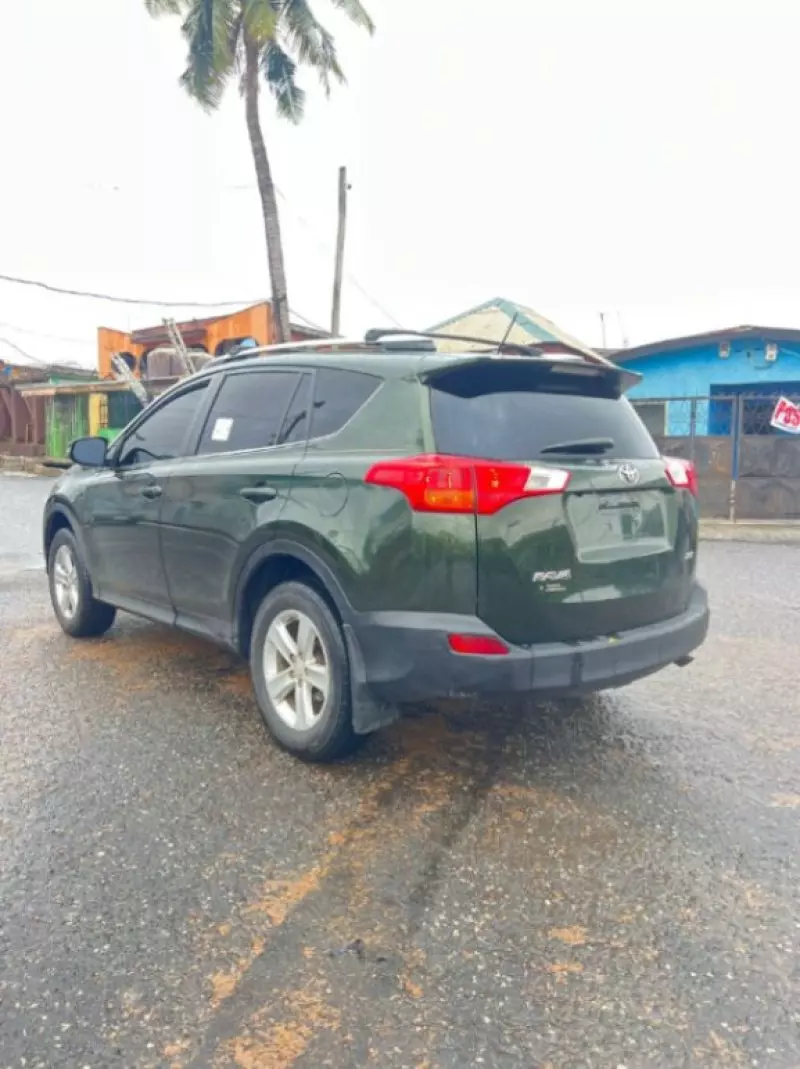 Toyota RAV 4   - 2013