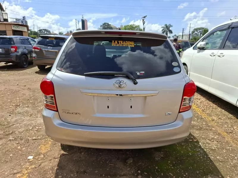 Toyota Fielder    - 2012