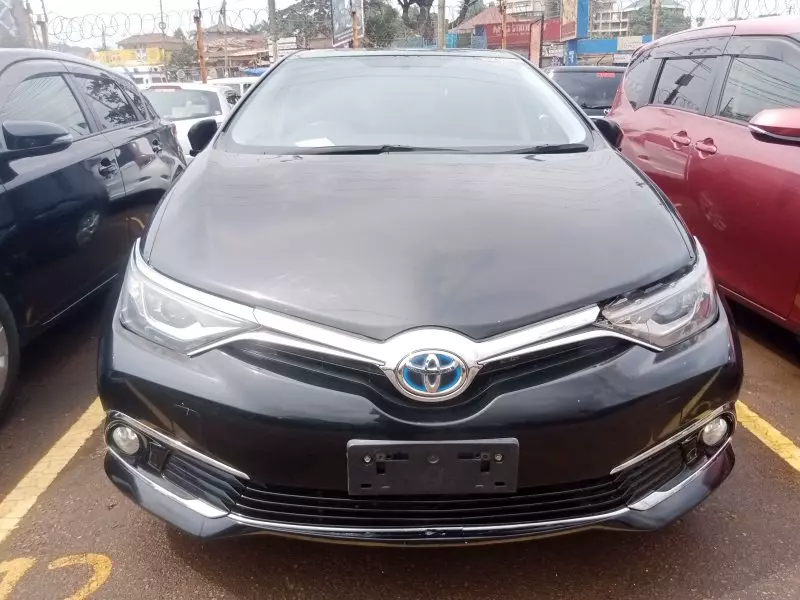 Toyota Auris Hybrid   - 2016