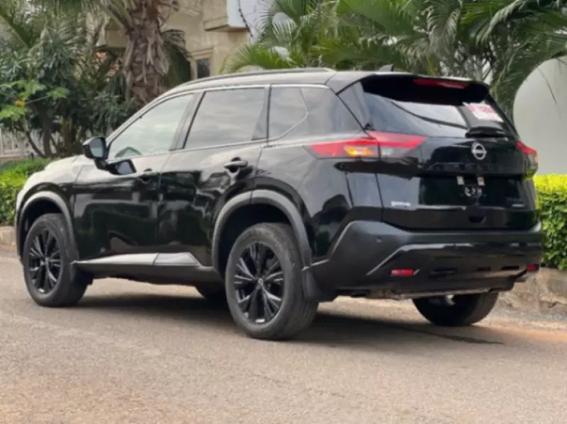 Nissan Rogue   - 2023