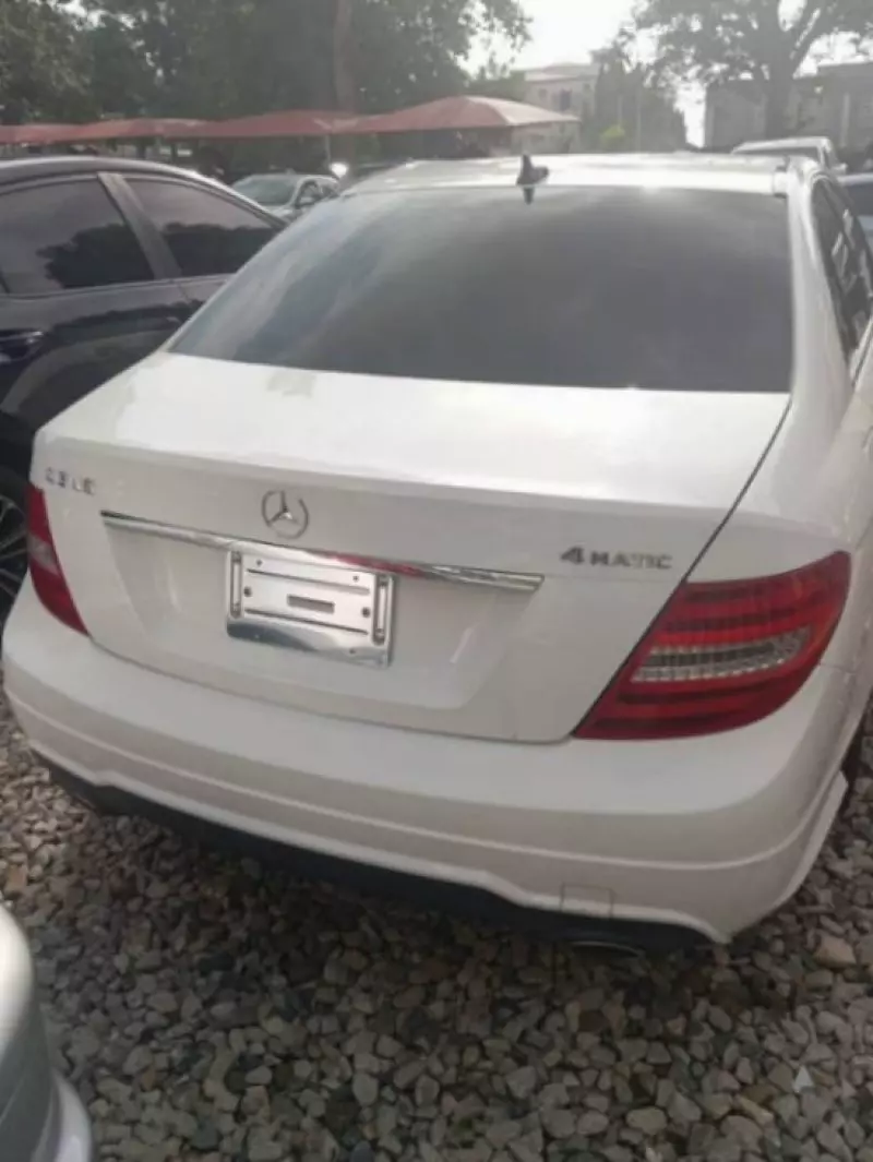 Mercedes-Benz 300   - 2013