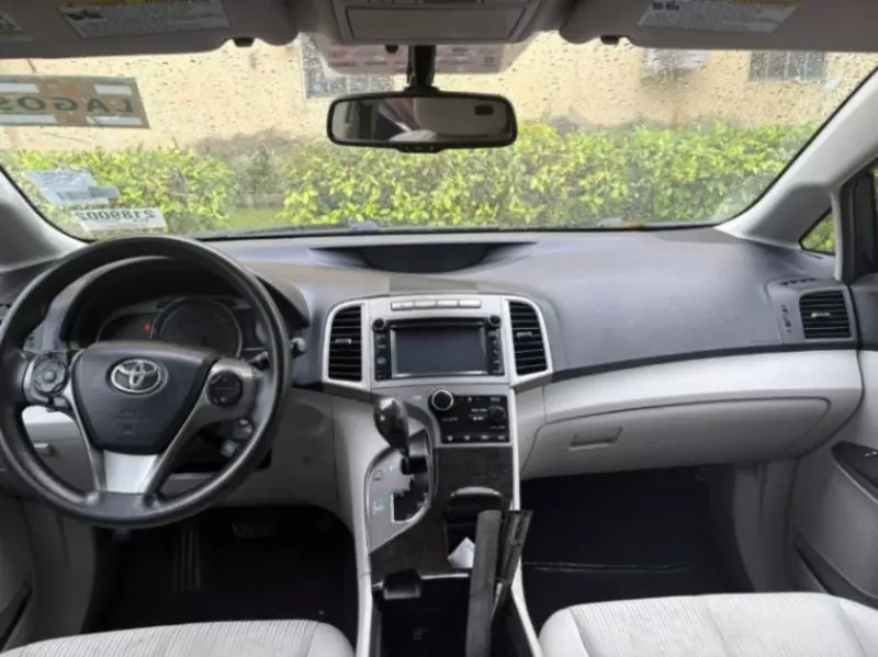 Toyota Venza   - 2013