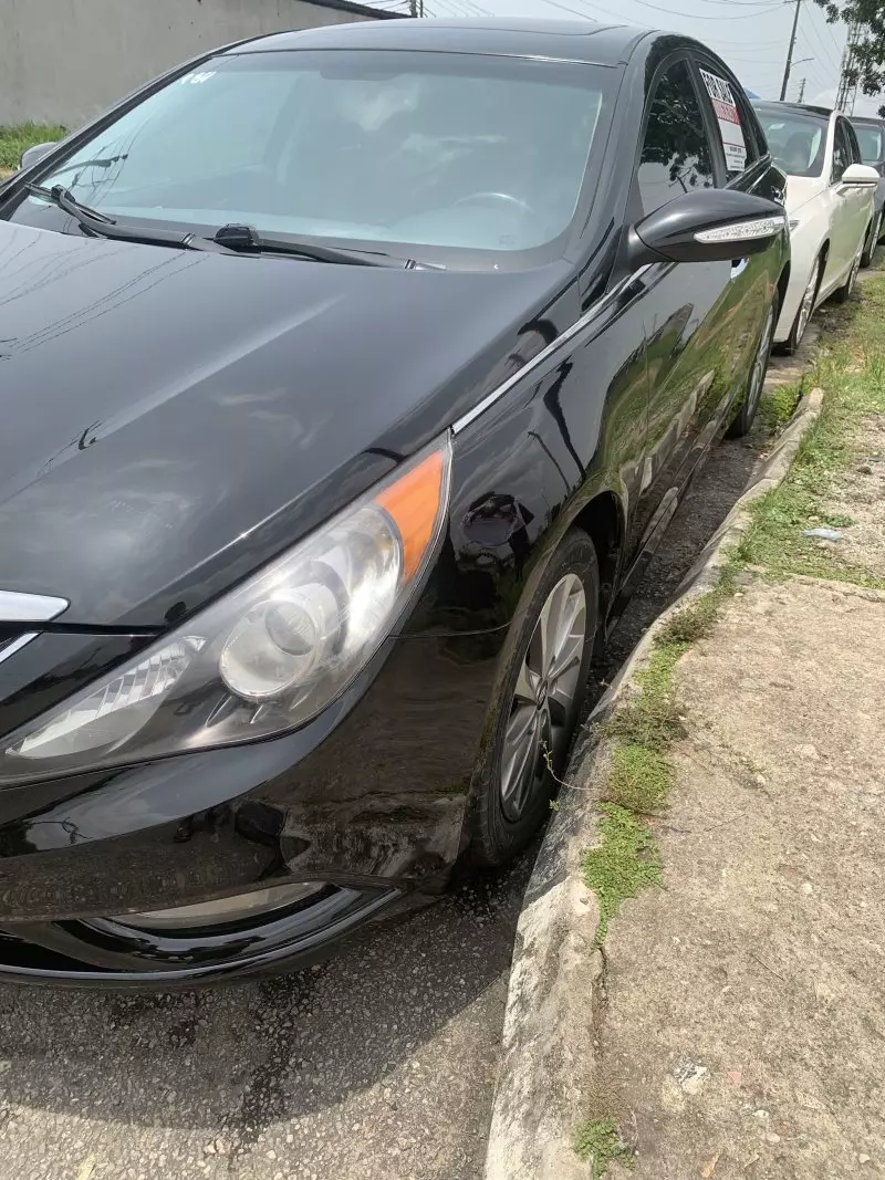 Hyundai Sonata   - 2014