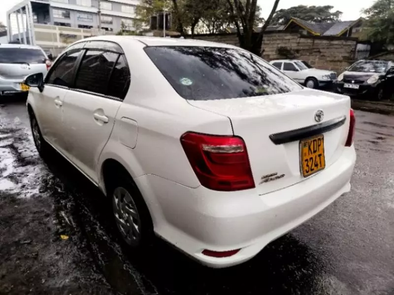 Toyota Axio    - 2017