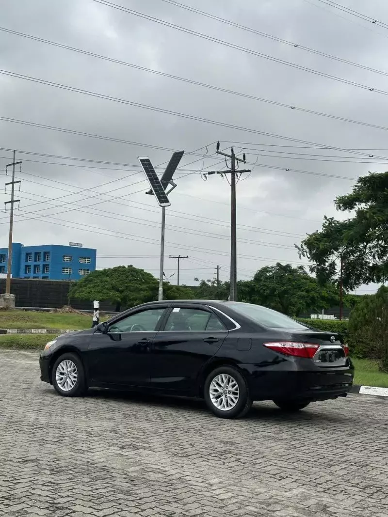 Toyota Camry   - 2016