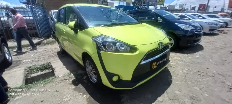 Toyota Sienta