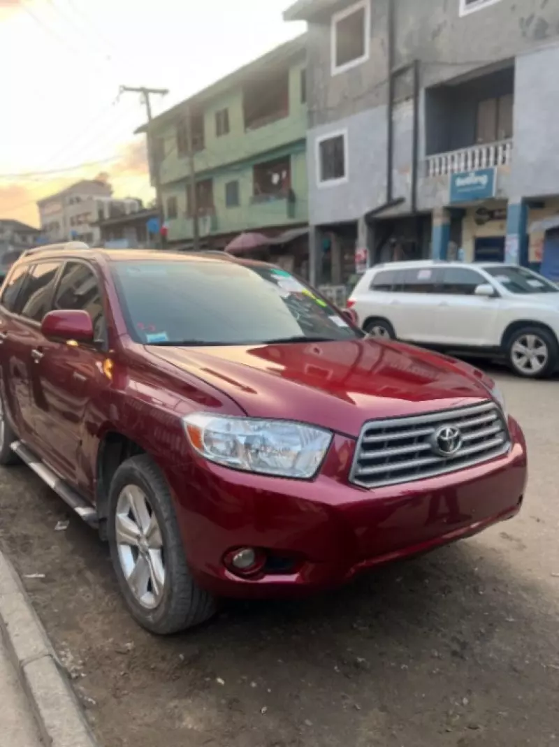 Toyota Highlander   - 2010