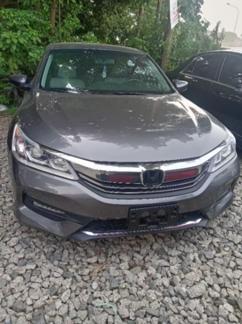 Honda Accord   - 2017