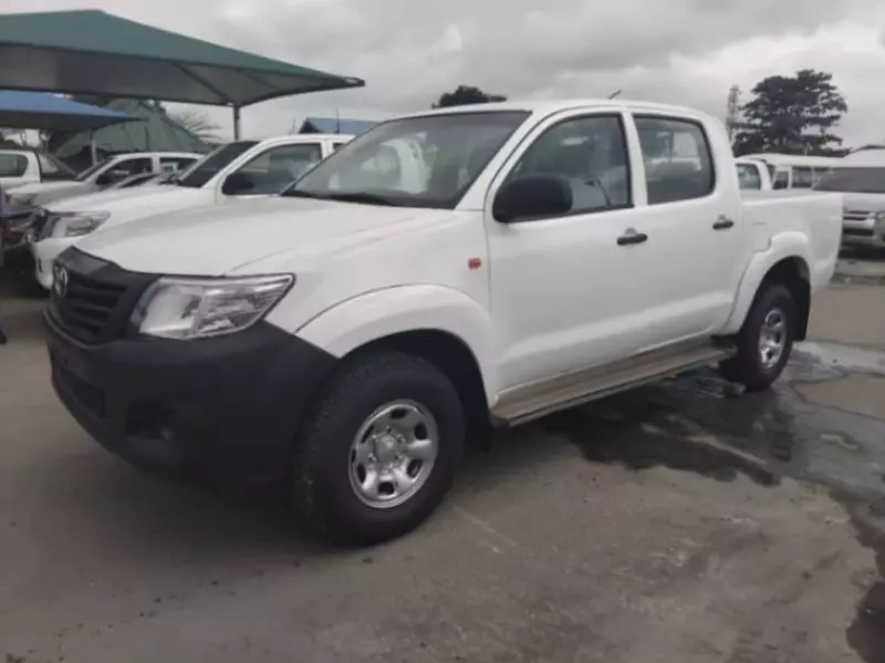 Toyota Hilux   - 2012