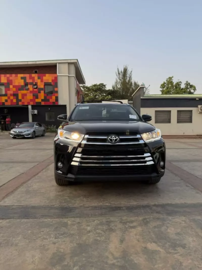 Toyota Highlander   - 2015