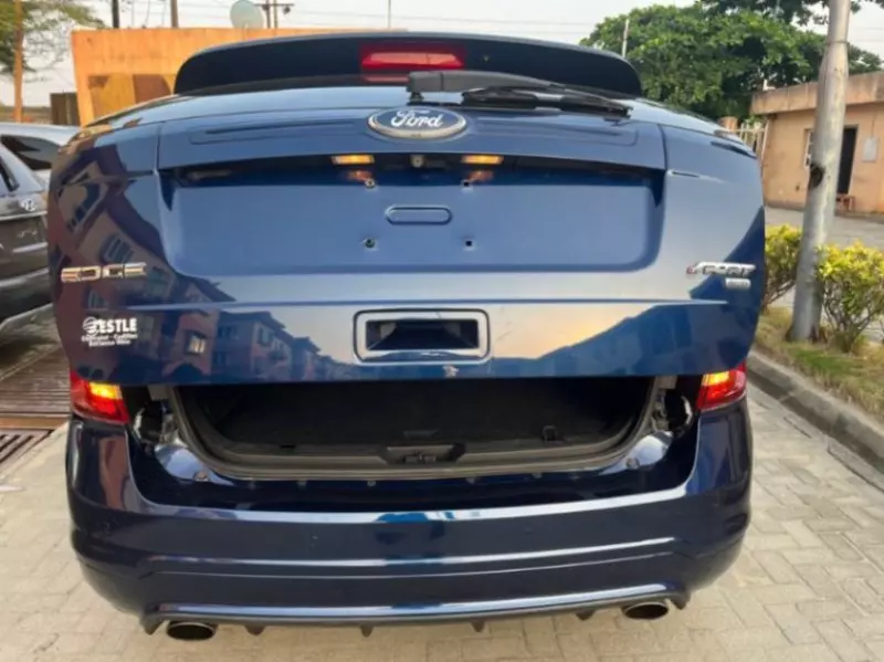 Ford Edge   - 2012