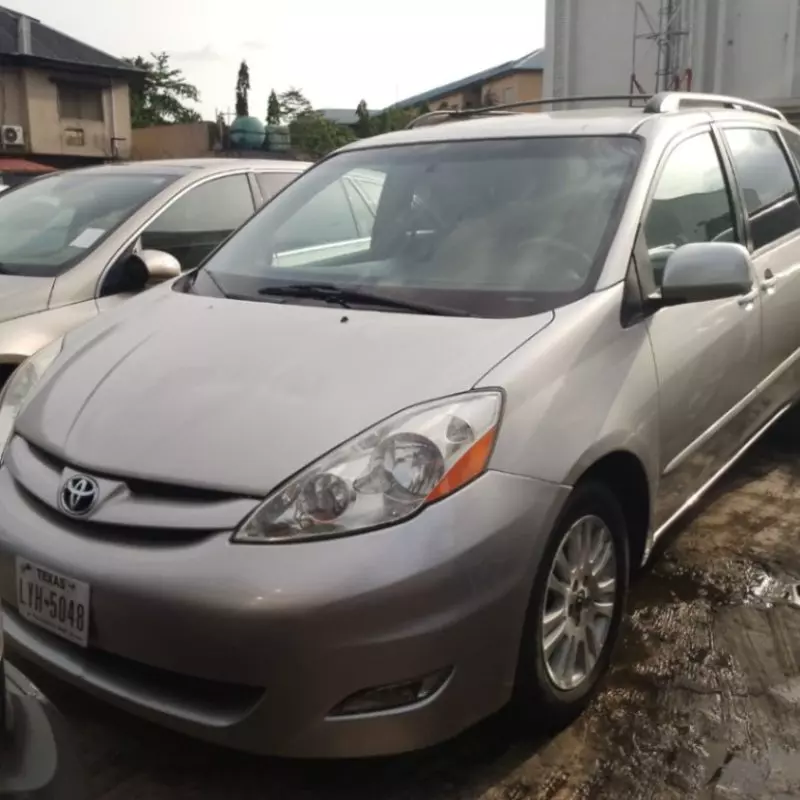 Toyota Sienna   - 2008