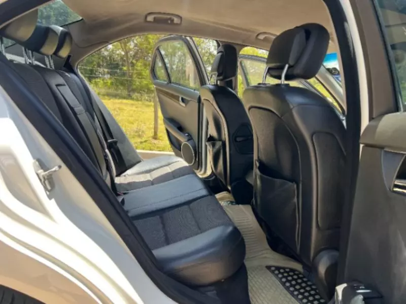 Mercedes-Benz C 200   - 2011