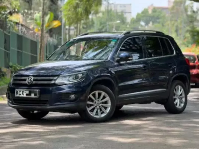Volkswagen Tiguan   - 2012