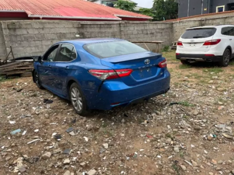 Toyota Camry   - 2018