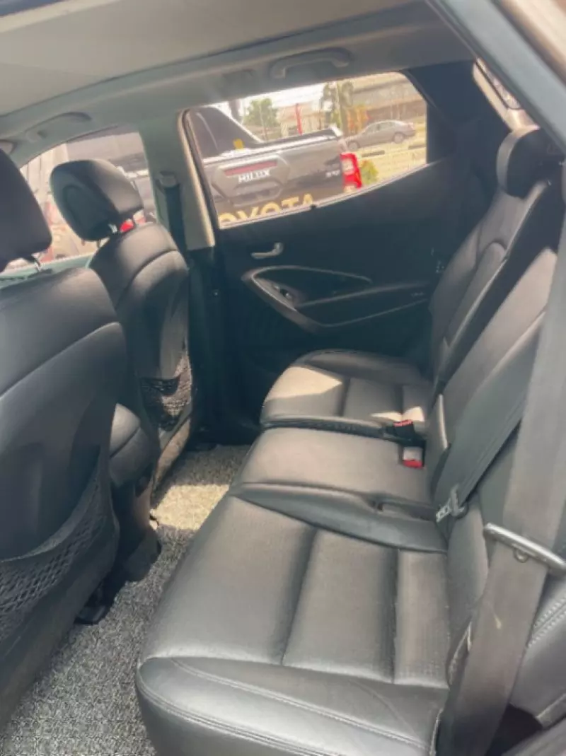 Hyundai Santa Fe   - 2014