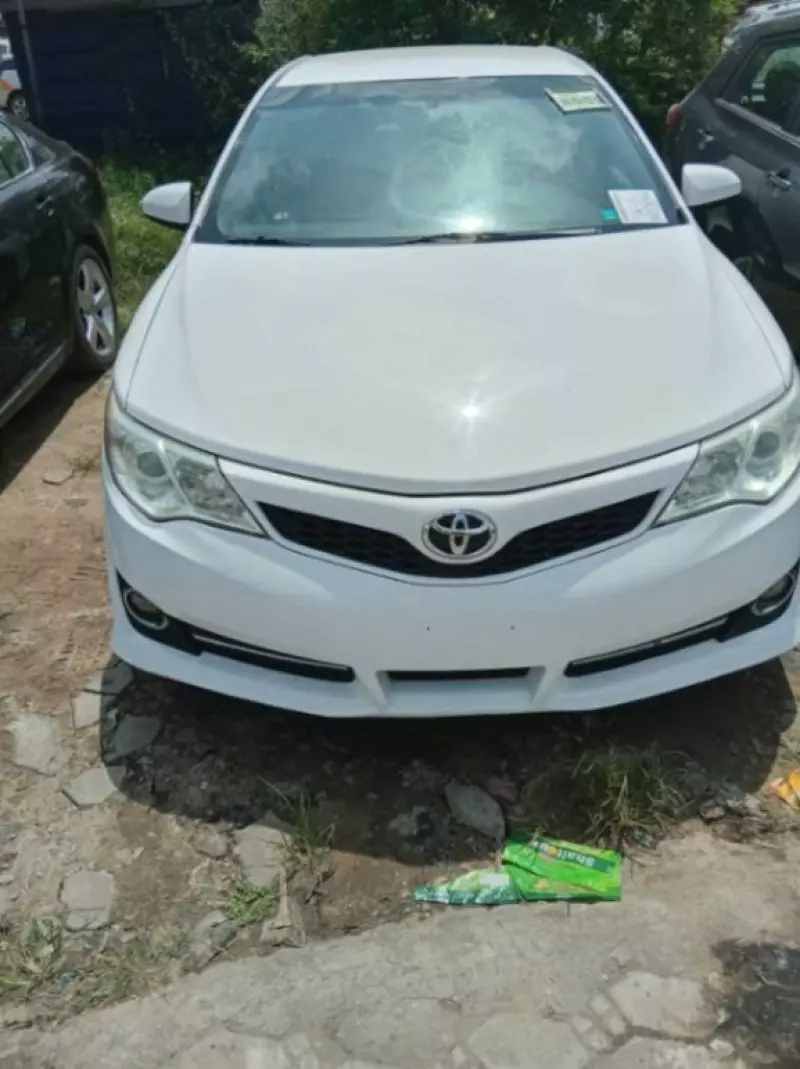 Toyota Camry   - 2014