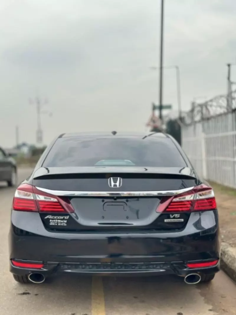Honda Crosstour   - 2017