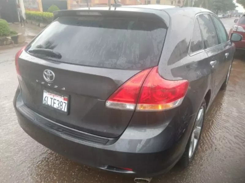 Toyota Venza   - 2010