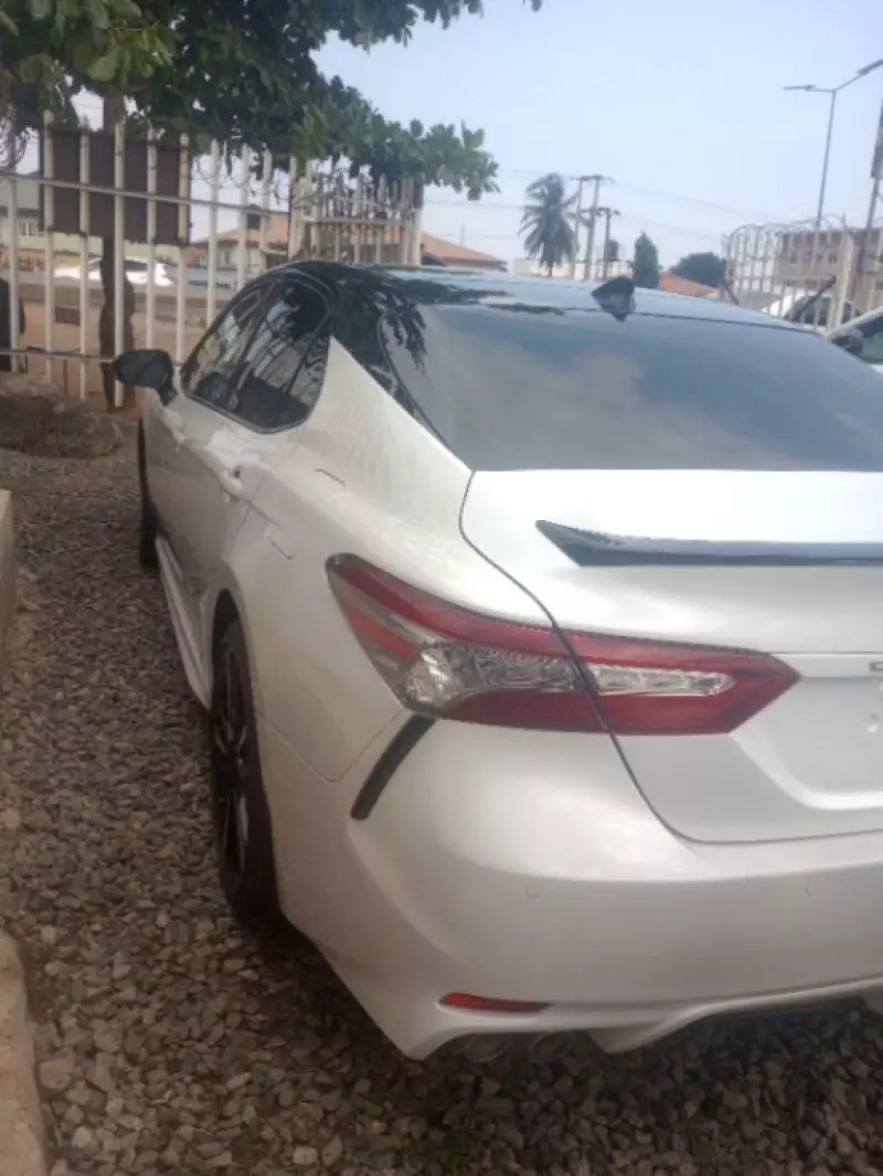 Toyota Camry   - 2018