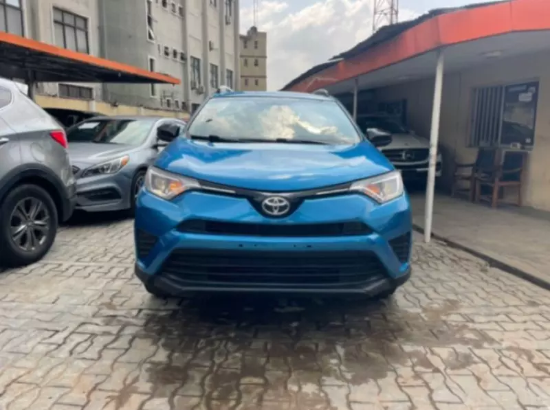 Toyota RAV4   - 2016