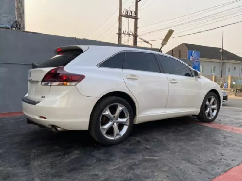 Toyota Venza   - 2014