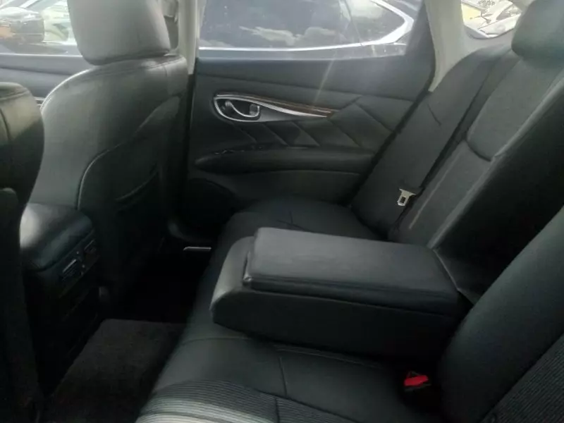 Nissan Fuga    - 2012