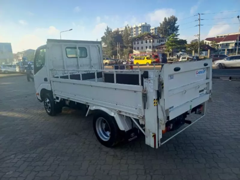 Toyota Dyna   - 2017