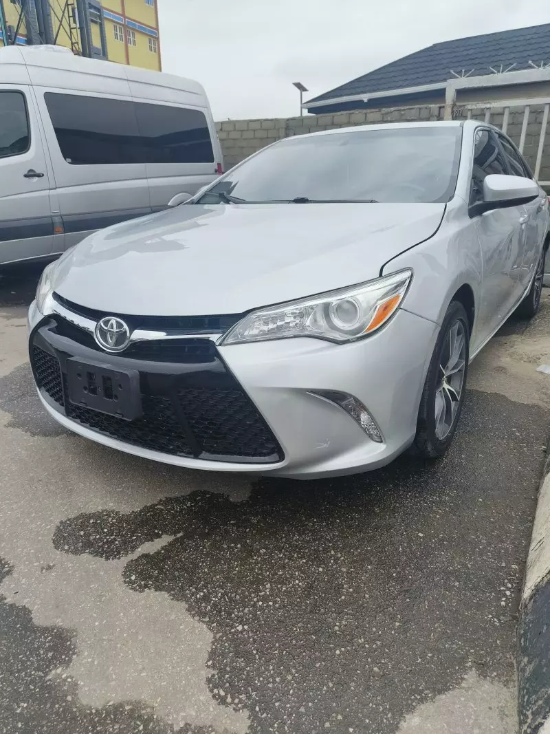 Toyota camry   - 2015