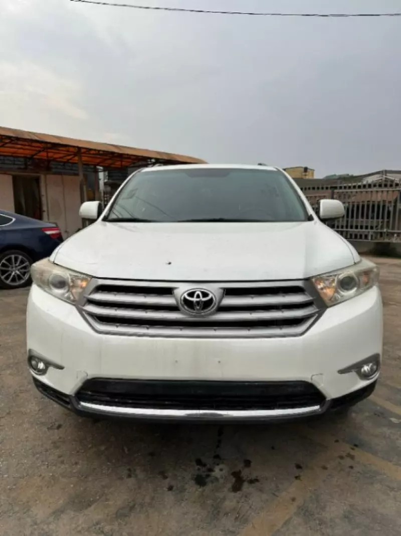 Toyota Highlander   - 2013