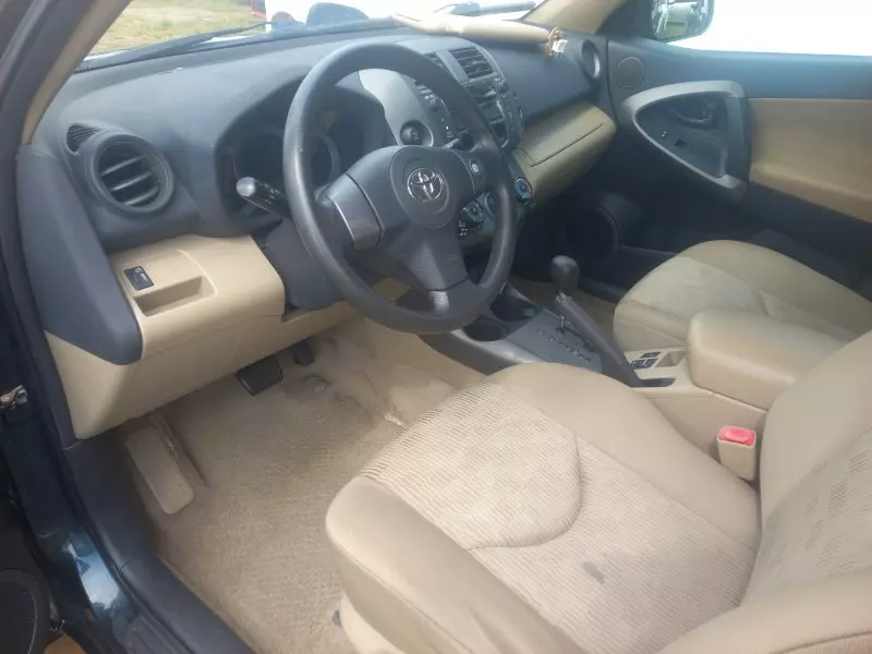 Toyota RAV 4   - 2011