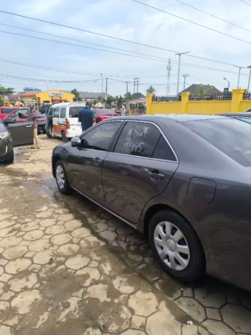 Toyota Camry   - 2012