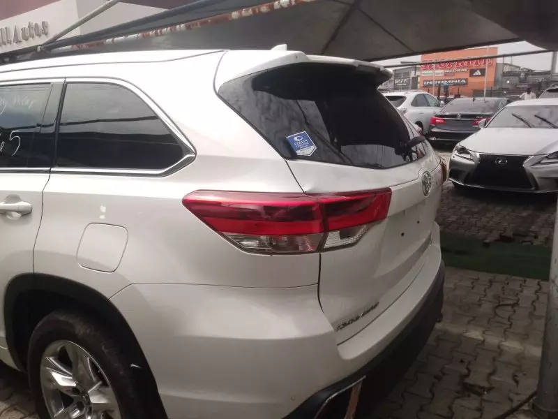 Toyota Highlander   - 2018