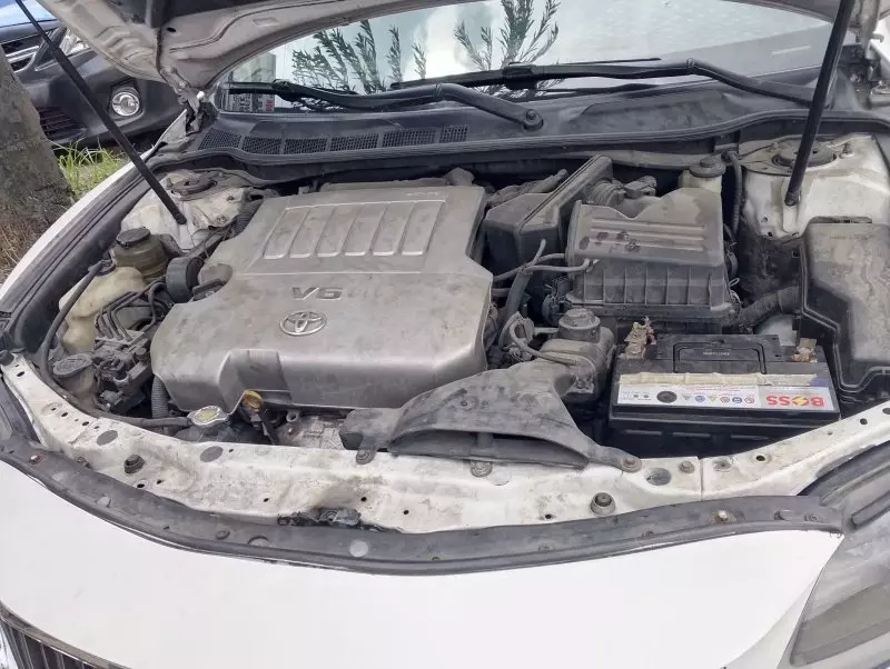 Toyota Camry   - 2010