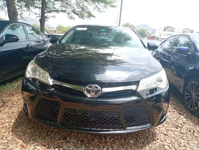 Toyota Camry   - 2016