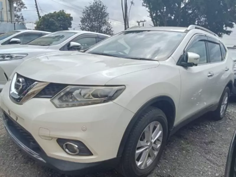 Nissan X- trail   - 2016