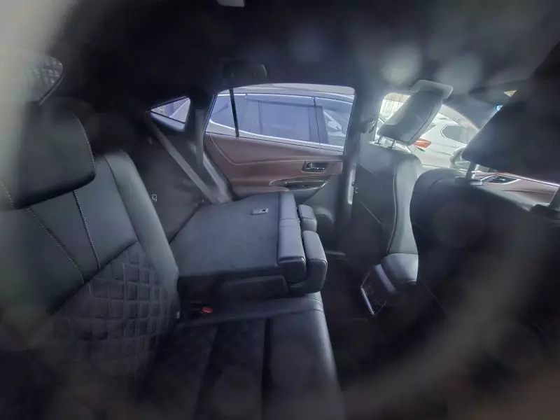 Toyota Harrier hybrid    - 2015