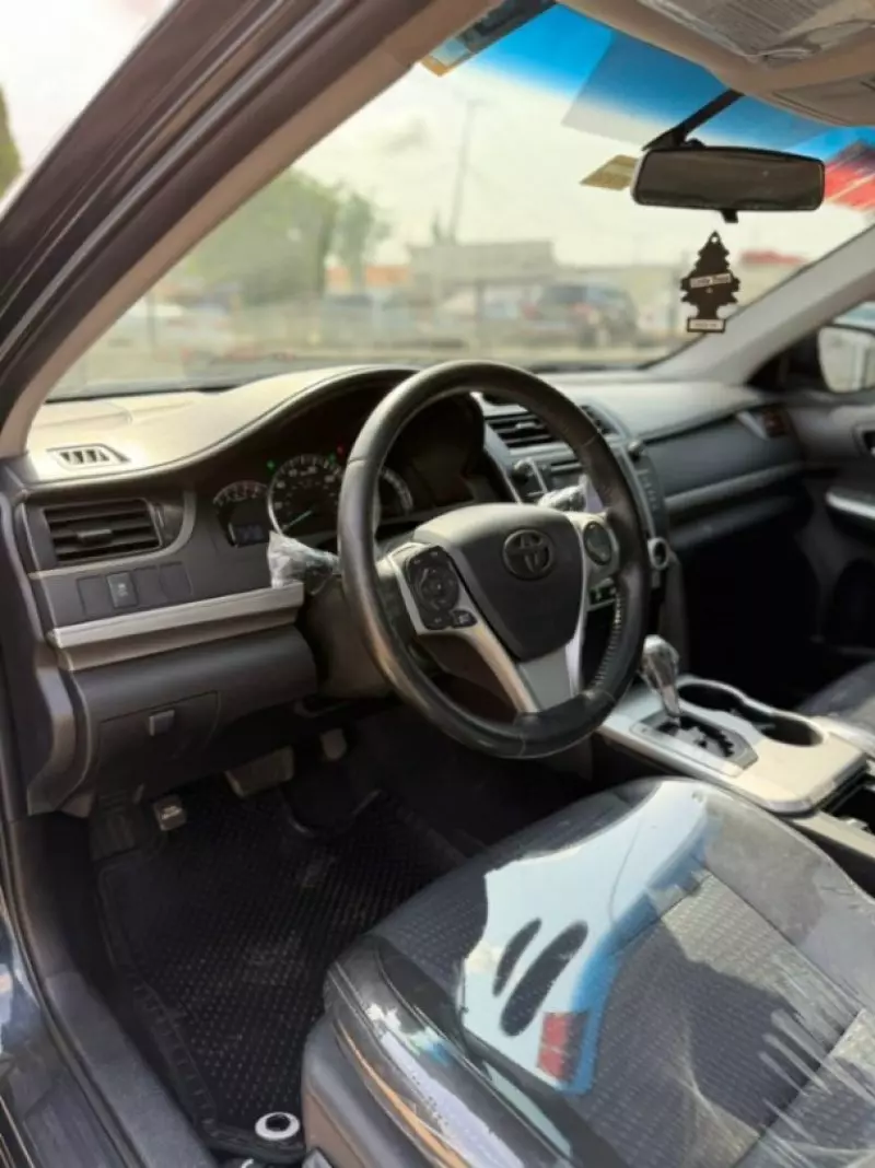 Toyota Camry   - 2012
